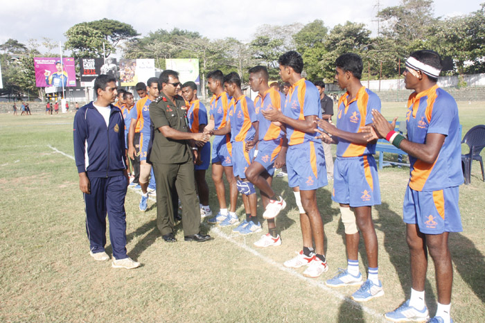 ආරක්ෂක සේවා අත් පන්දු ශූරතාවය යුධ හමුදාවට, අනුශූරතාවය ගුවන් හමුදාවට