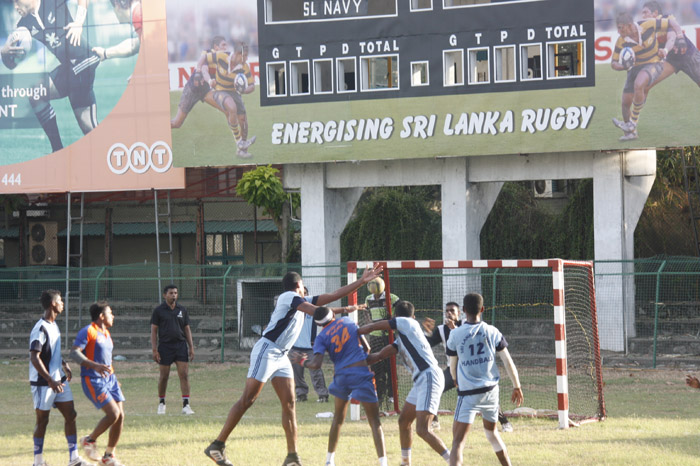 ආරක්ෂක සේවා අත් පන්දු ශූරතාවය යුධ හමුදාවට, අනුශූරතාවය ගුවන් හමුදාවට
