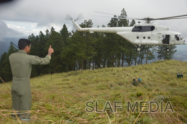 Sri
Lanka Air Force conducts underslung operation at Hanthane Hill