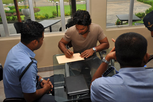 Kumara Sangakkara Flies With Helitours