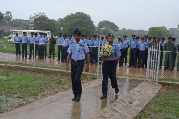එම් අයි 24 හෙලිකොප්ටර් බලඝණය 15 වන සංවත්සරය සමරයි..