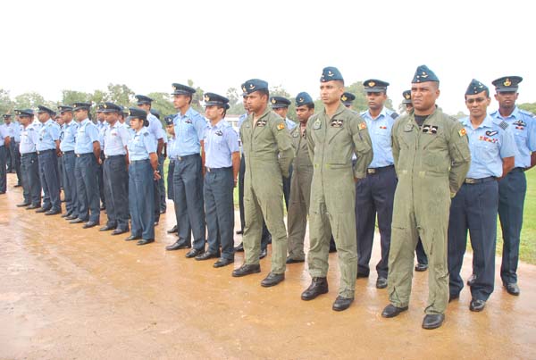 එම් අයි 24 හෙලිකොප්ටර් බලඝණය 15 වන සංවත්සරය සමරයි..
