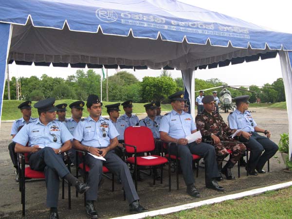 එම් අයි 24 හෙලිකොප්ටර් බලඝණය 15 වන සංවත්සරය සමරයි..