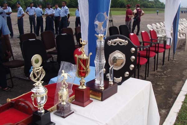 එම් අයි 24 හෙලිකොප්ටර් බලඝණය 15 වන සංවත්සරය සමරයි..