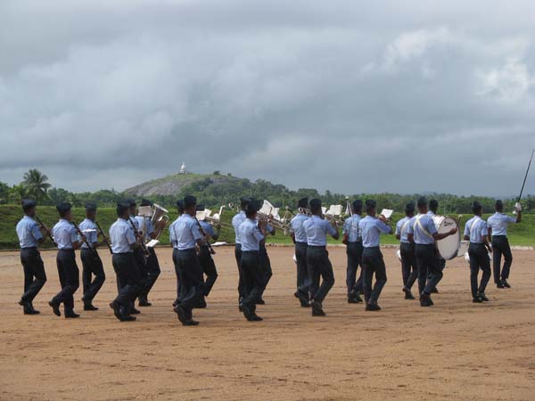 එම් අයි 24 හෙලිකොප්ටර් බලඝණය 15 වන සංවත්සරය සමරයි..