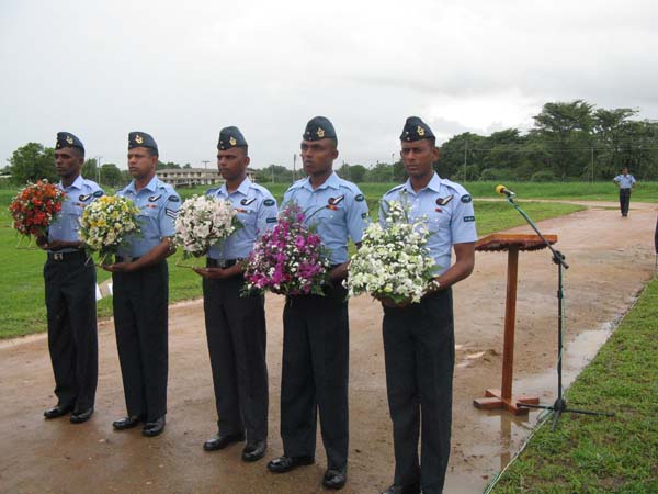 එම් අයි 24 හෙලිකොප්ටර් බලඝණය 15 වන සංවත්සරය සමරයි..