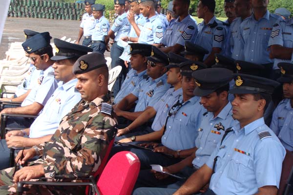 එම් අයි 24 හෙලිකොප්ටර් බලඝණය 15 වන සංවත්සරය සමරයි..