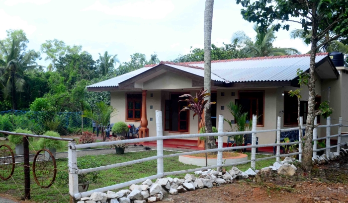 9th ‘Guwan Lak Sevana’ House Handed over and Assistance to Underprivileged School At Katukurunda