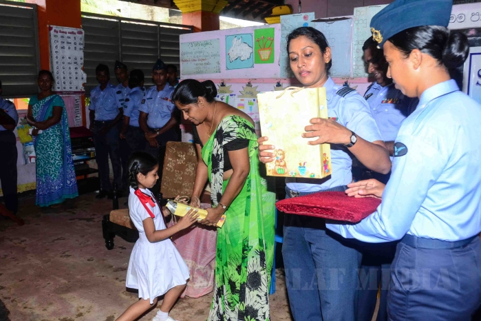 9th ‘Guwan Lak Sevana’ House Handed over and Assistance to Underprivileged School At Katukurunda