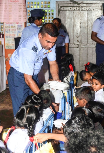 9th ‘Guwan Lak Sevana’ House Handed over and Assistance to Underprivileged School At Katukurunda