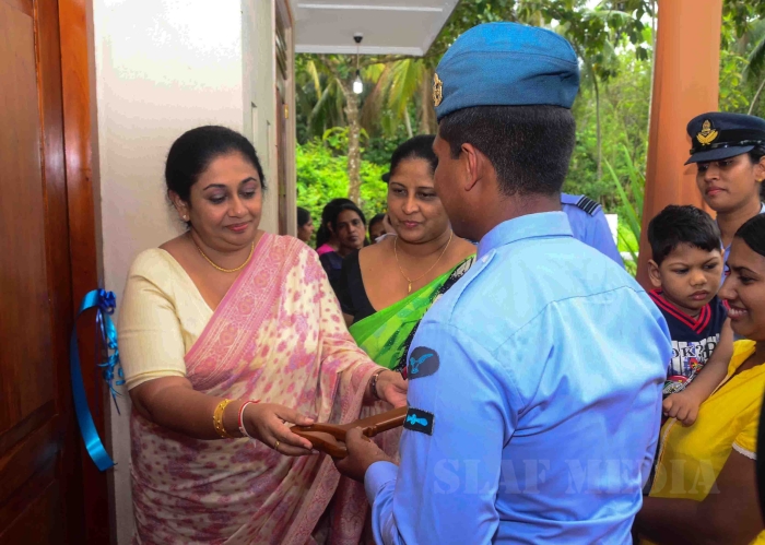 9th ‘Guwan Lak Sevana’ House Handed over and Assistance to Underprivileged School At Katukurunda