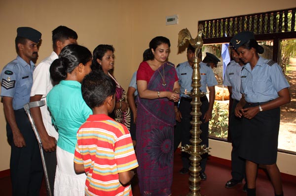 ආබාධිත රණවිරුවාට නිවසක්.. House for Injured War Hero