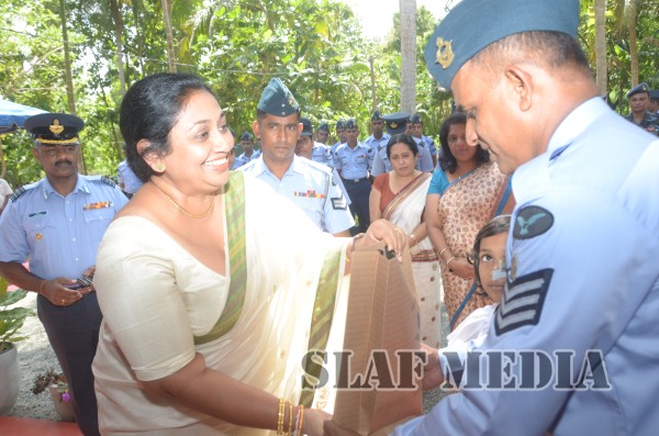 8th ‘Guwan Lak Sevana’ House Handed Over