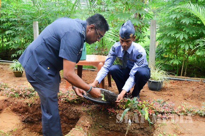Handing over of 22nd ‘Guwan Lak Sevana’ House