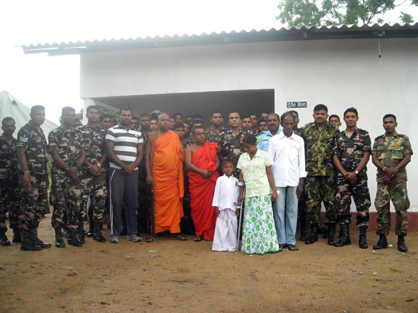 விமானப்படையினரால் மேலும் ஒரு வீடு அன்பளிப்பு