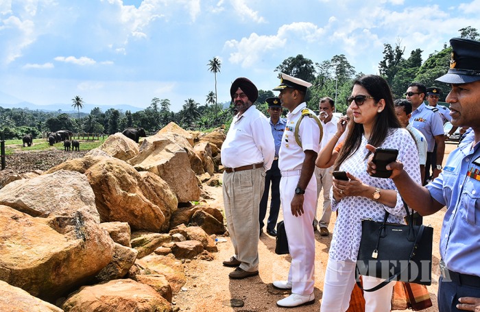 Air Chief Marshal Birender Singh Dhanoa visits Temple of the Sacred Tooth