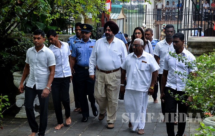 Air Chief Marshal Birender Singh Dhanoa visits Temple of the Sacred Tooth