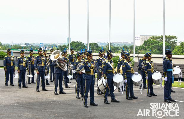 INSPECTOR
GENERAL OF POLICE CALLS ON THE COMMANDER OF THE AIR FORCE
