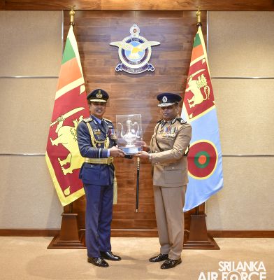 INSPECTOR
GENERAL OF POLICE CALLS ON THE COMMANDER OF THE AIR FORCE