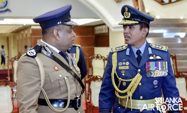 INSPECTOR
GENERAL OF POLICE CALLS ON THE COMMANDER OF THE AIR FORCE