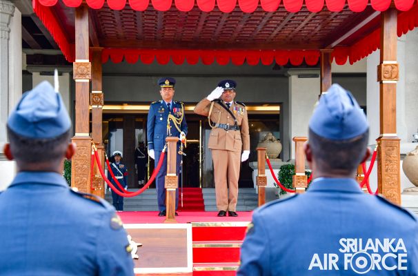 INSPECTOR
GENERAL OF POLICE CALLS ON THE COMMANDER OF THE AIR FORCE