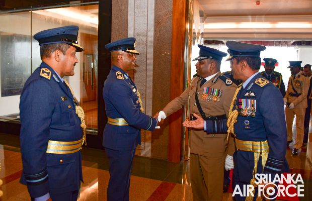 INSPECTOR
GENERAL OF POLICE CALLS ON THE COMMANDER OF THE AIR FORCE