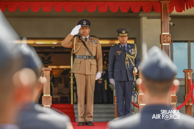 INSPECTOR GENERAL OF POLICE CALLS ON THE COMMANDER OF THE AIR FORCE