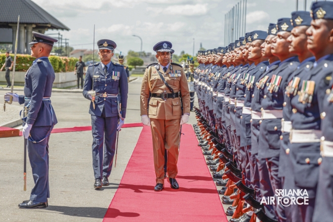 INSPECTOR GENERAL OF POLICE CALLS ON THE COMMANDER OF THE AIR FORCE