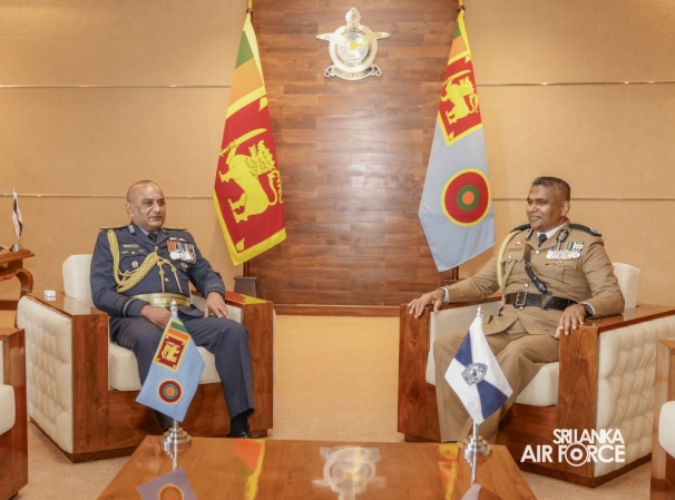 INSPECTOR GENERAL OF POLICE CALLS ON THE COMMANDER OF THE AIR FORCE