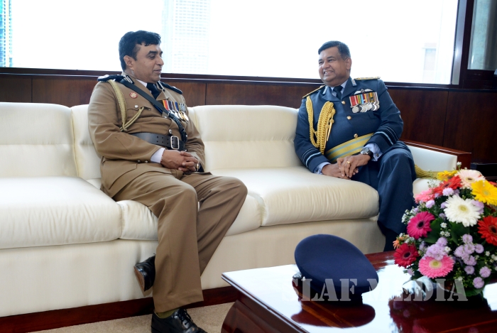 IGP pays a Courtesy Call To Air Force Commander