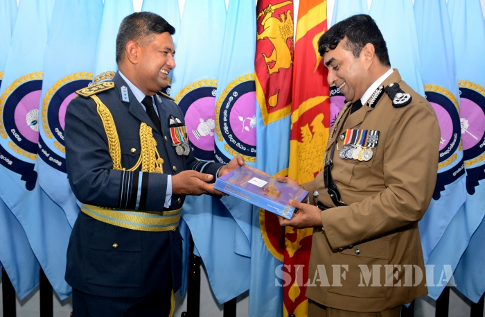 IGP pays a Courtesy Call To Air Force Commander