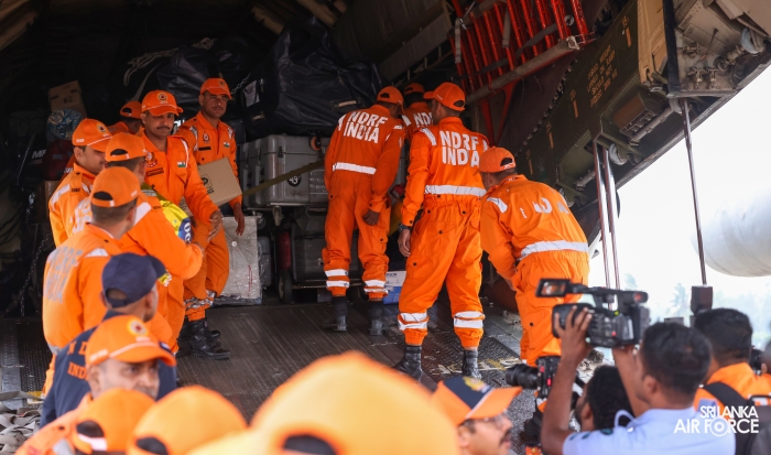 IL-76 IAF AIRCRAFT ARRIVES IN SRI LANKA WITH NDRF TEAM AND DISASTER RELIEF SUPPLIES
