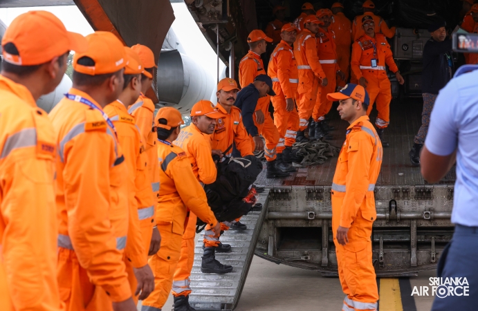 IL-76 IAF AIRCRAFT ARRIVES IN SRI LANKA WITH NDRF TEAM AND DISASTER RELIEF SUPPLIES