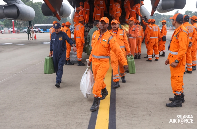 IL-76 IAF AIRCRAFT ARRIVES IN SRI LANKA WITH NDRF TEAM AND DISASTER RELIEF SUPPLIES