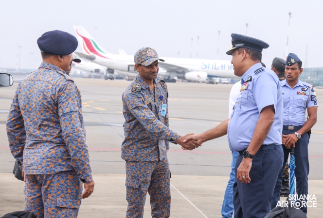 IL-76 IAF AIRCRAFT ARRIVES IN SRI LANKA WITH NDRF TEAM AND DISASTER RELIEF SUPPLIES