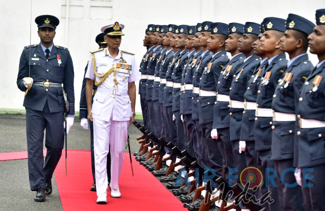 Chief of Naval Staff of the Indian Navy Calls on the Commander of
the Air Force