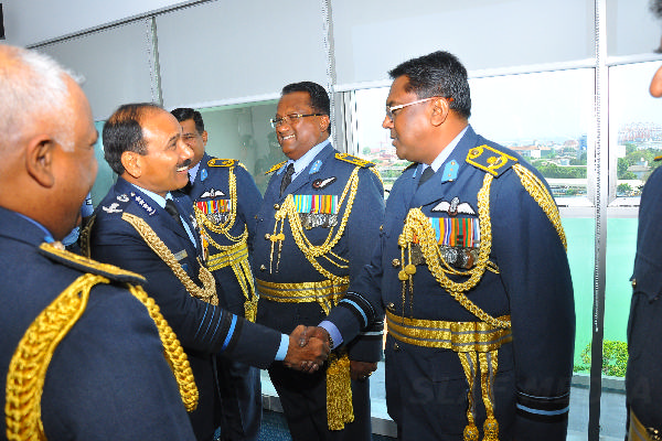 Chief of the Air Staff of the Indian Air Force Calls on the Commander