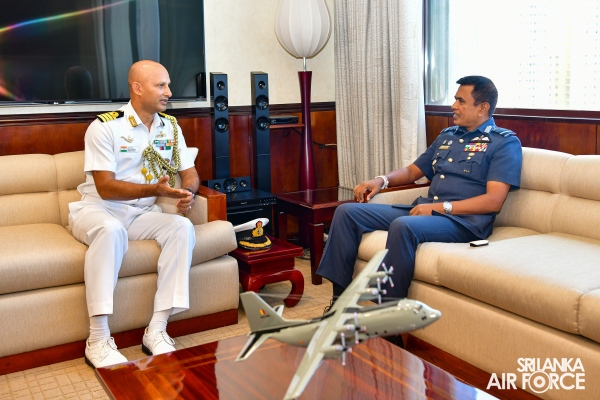 DEFENCE ADVISER AT THE HIGH COMMISSION OF INDIA IN SRI LANKA CALLS ON THE COMMANDER