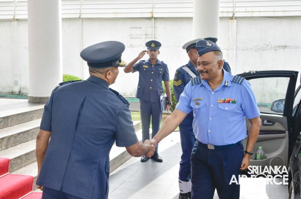 A
DELEGATION OF MILITARY INSTITUTE OF TECHNOLOGY PUEN AND DEFENCE SERVICES
COMMAND AND STAFF COURSE WELLINGTON, INDIA VISITS AI