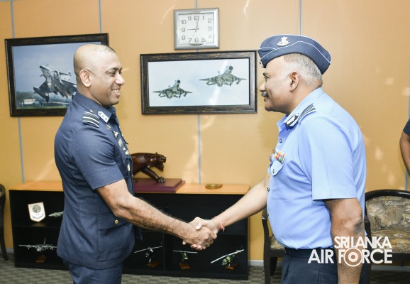 A
DELEGATION OF MILITARY INSTITUTE OF TECHNOLOGY PUEN AND DEFENCE SERVICES
COMMAND AND STAFF COURSE WELLINGTON, INDIA VISITS AI