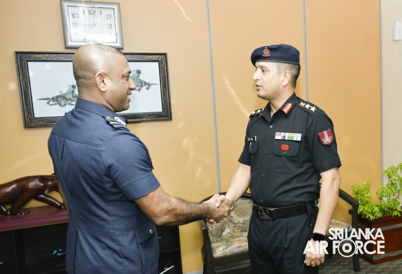 A
DELEGATION OF MILITARY INSTITUTE OF TECHNOLOGY PUEN AND DEFENCE SERVICES
COMMAND AND STAFF COURSE WELLINGTON, INDIA VISITS AI