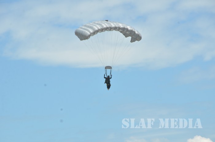 Indian Air Force Sky Divers Visit SLAF Station Ampara