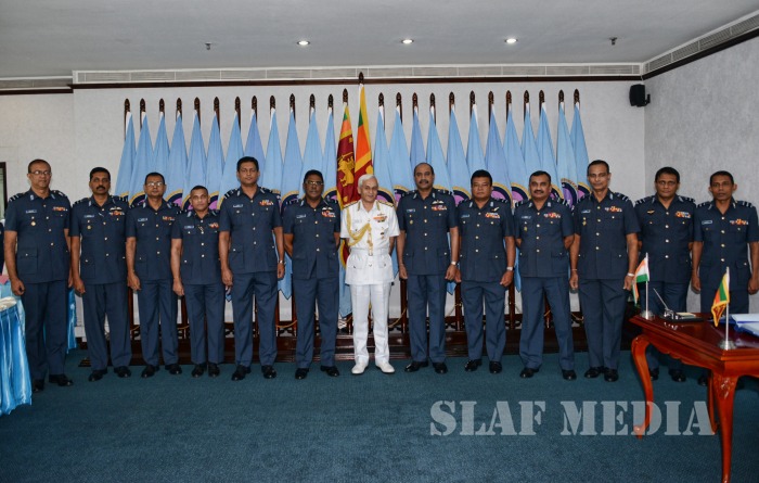Chief of Naval Staff of the Indian Navy Calls on the Commander of the Air Force