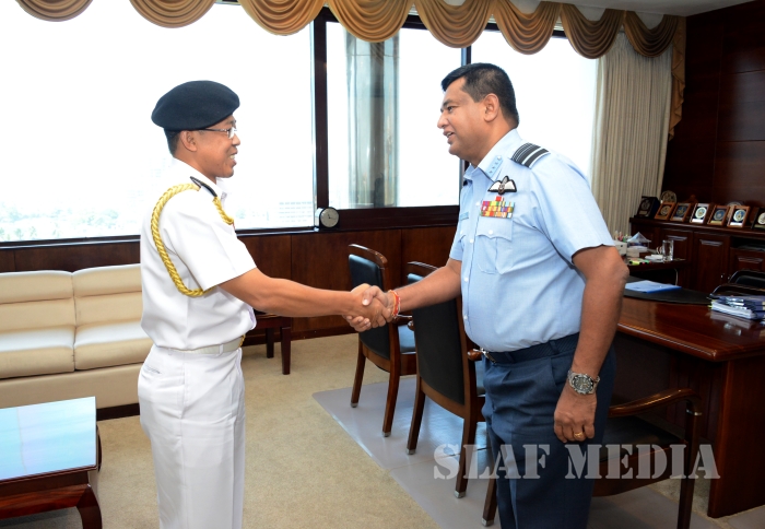 Indonesian Military Attaché Calls on Commander