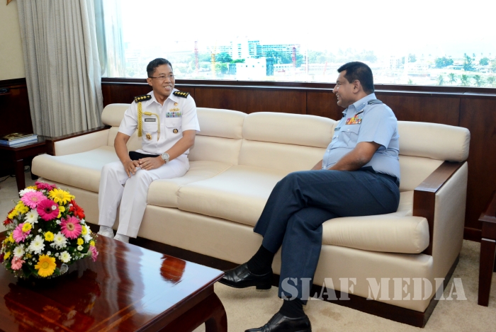 Indonesian Military Attaché Calls on Commander