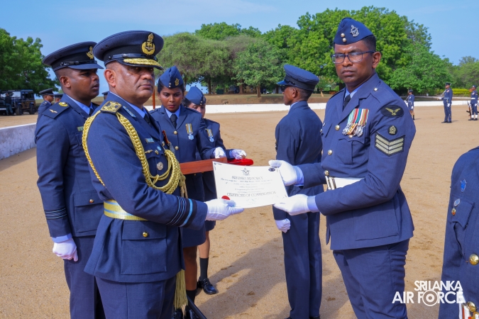 COMMANDER’S INSPECTION AT SLAF STATION WEERAWILA