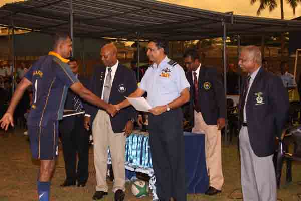 තෙවන වරටත් අන්තර් ඒකක රග්බි තරගාවලියේ ශූරතාවය දියතලාවට තෙවන වරටත් අන්තර් ඒකක රග්බි තරගාවලියේ ශූරතාවය දියතලාවට