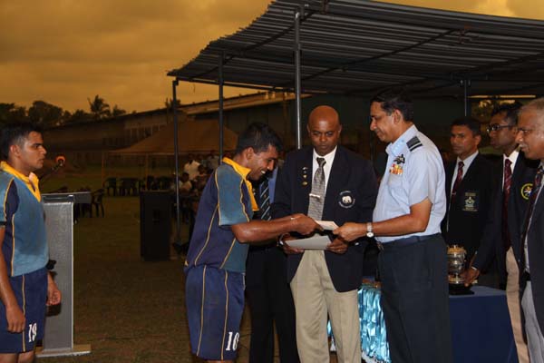 තෙවන වරටත් අන්තර් ඒකක රග්බි තරගාවලියේ ශූරතාවය දියතලාවට තෙවන වරටත් අන්තර් ඒකක රග්බි තරගාවලියේ ශූරතාවය දියතලාවට