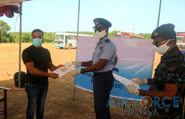 71 Naval Personnel Leave SLAF Quarantine Centre Iranamadu