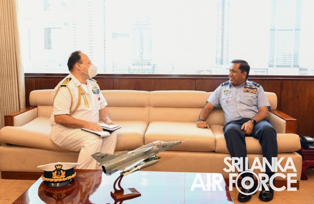 ITALIAN DEFENCE ATTACHÉ CALLS ON THE COMMANDER